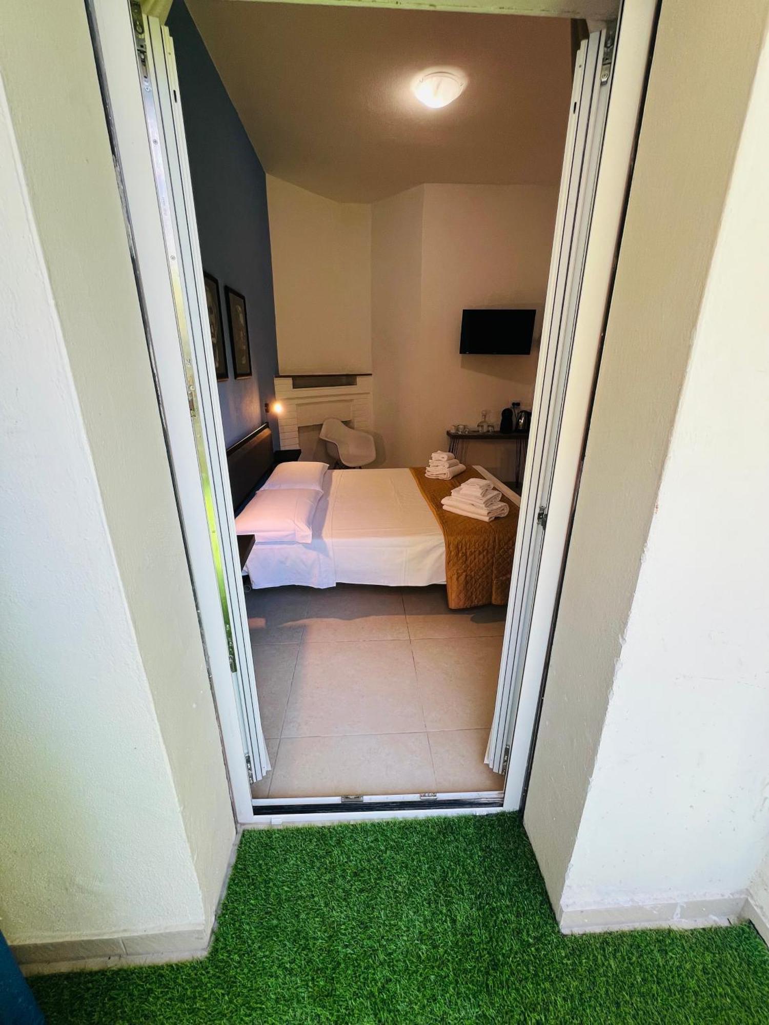 Les Chambres De Francoise Guest House Olbia Exterior foto